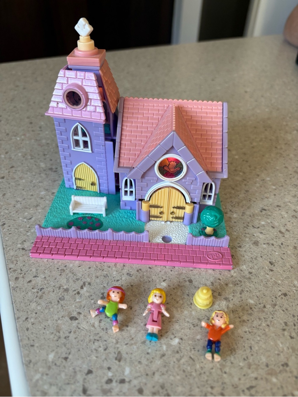 Polly Pocket LIght-up Wedding Chapel 1993 Bluebird - With 3 FIGURES!!
